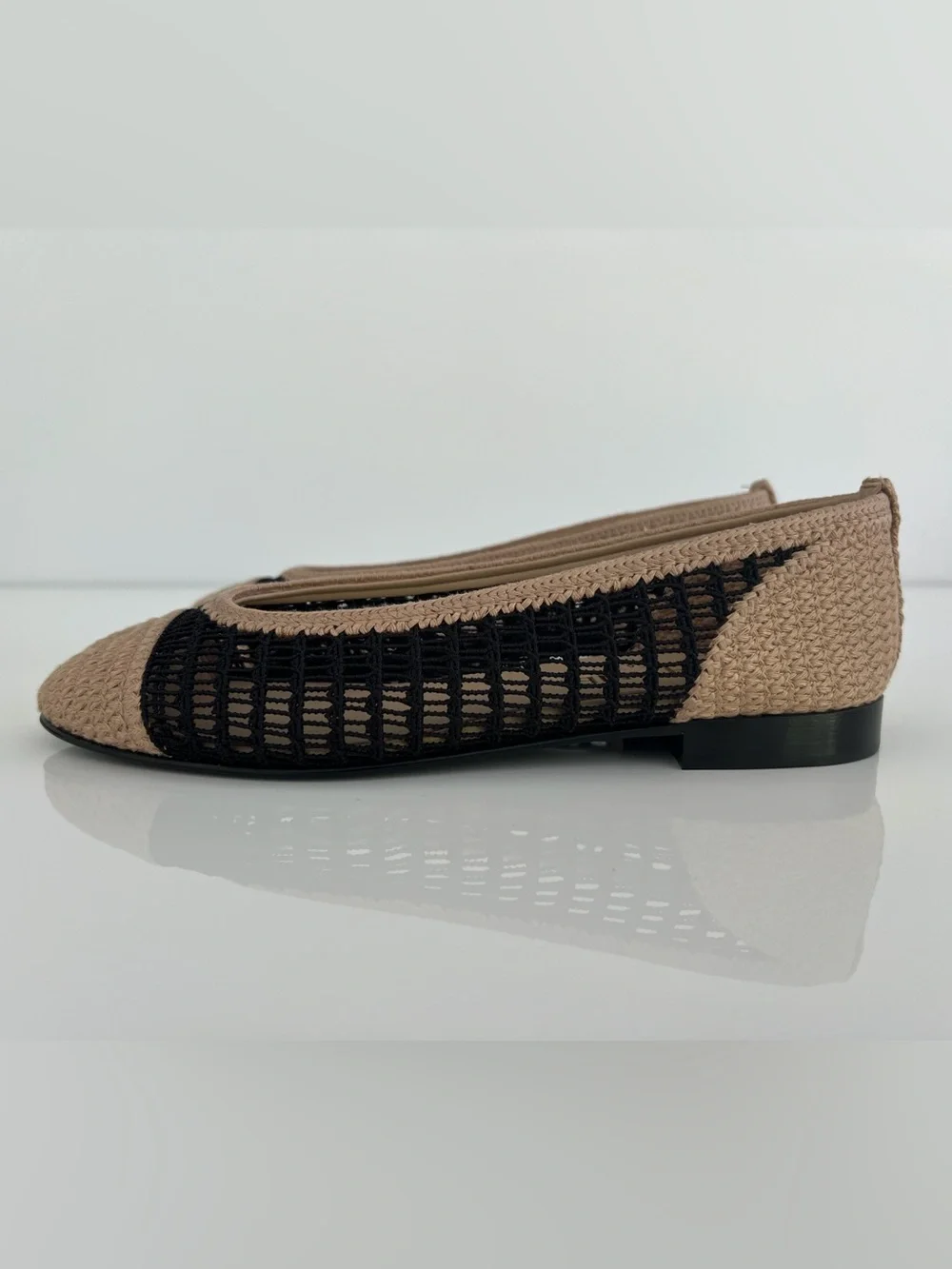 CHANEL 25P CC BLACK AND BEIGE RAFFIA BALLET SHOES SIZE IT 38 / US 8 NEW IN BOX!